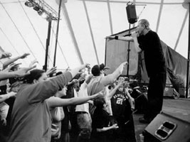 Manafest workin' the crowd.